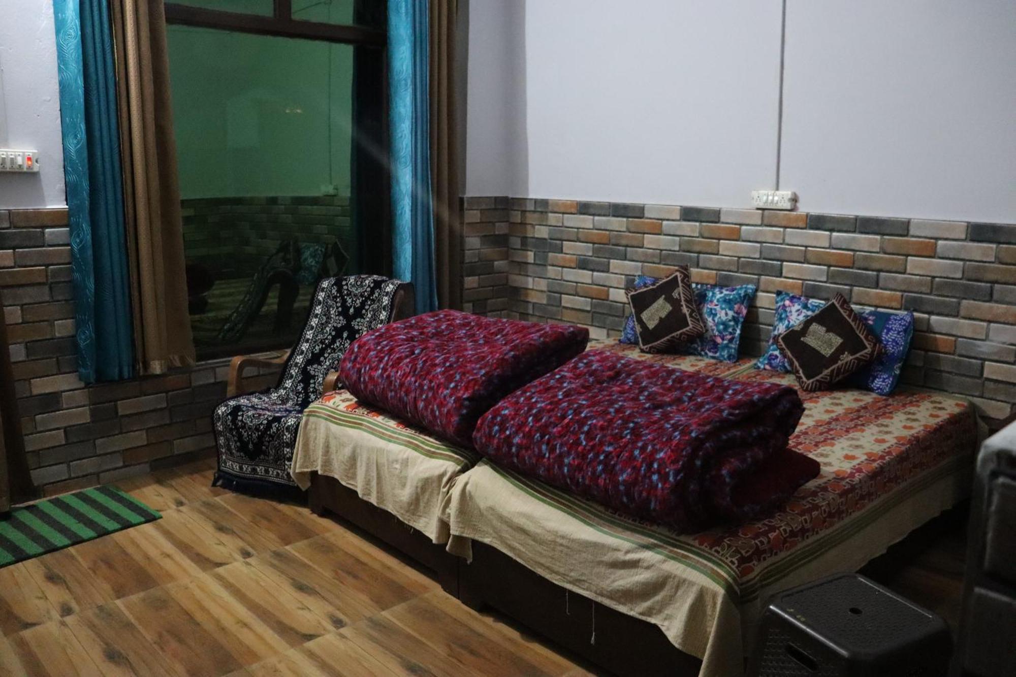 Shanti Home Stay Chaukori Ngoại thất bức ảnh
